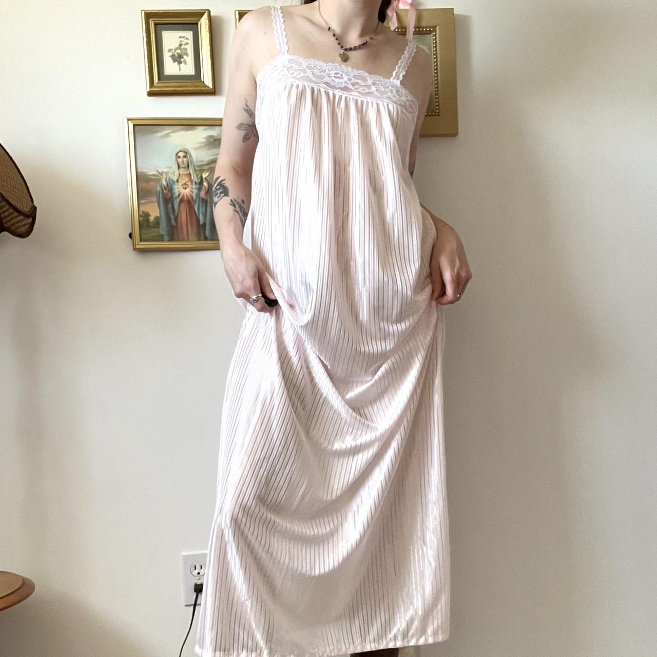 Pink lace nightgown (M)