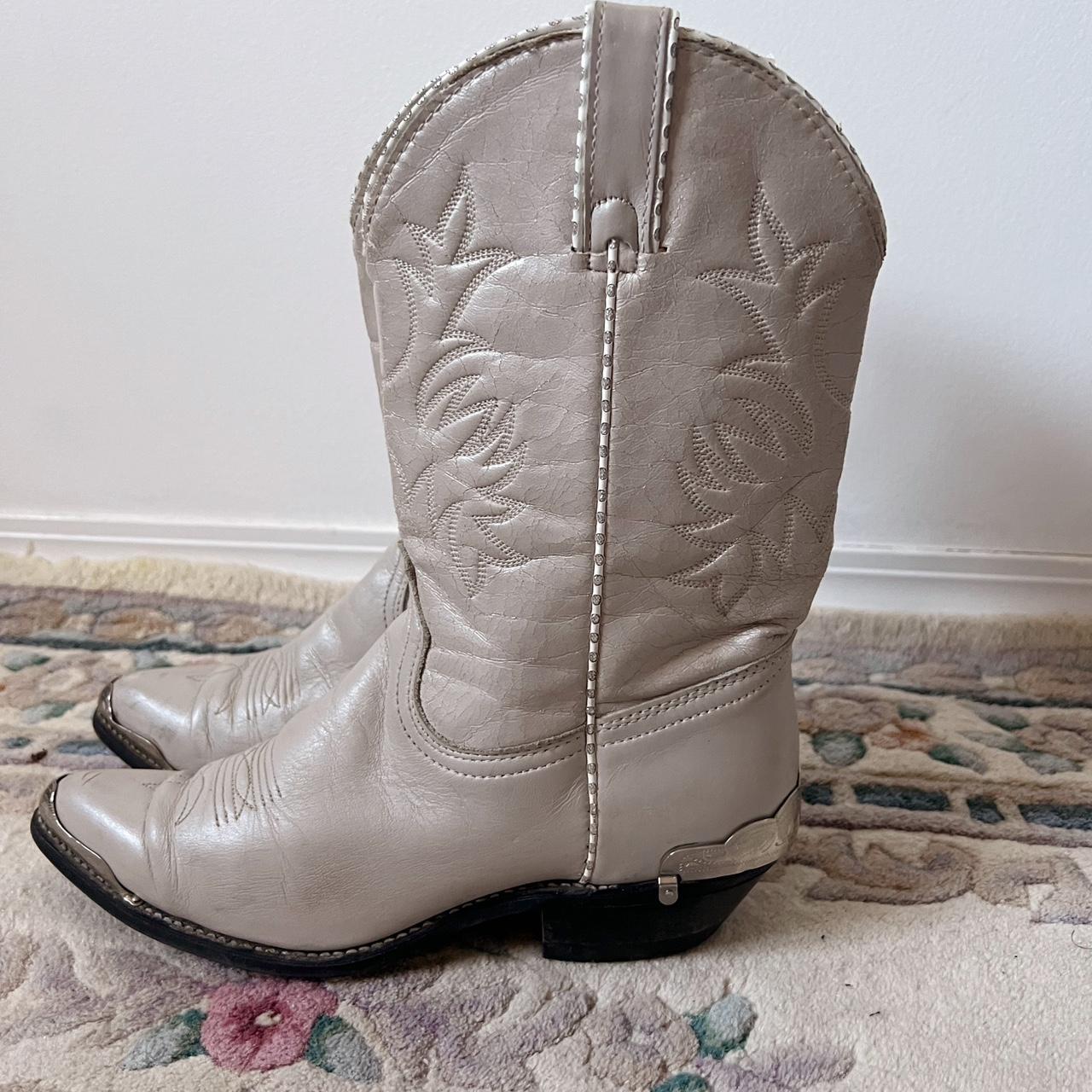 Silver leather cowboy boots (8/8.5)