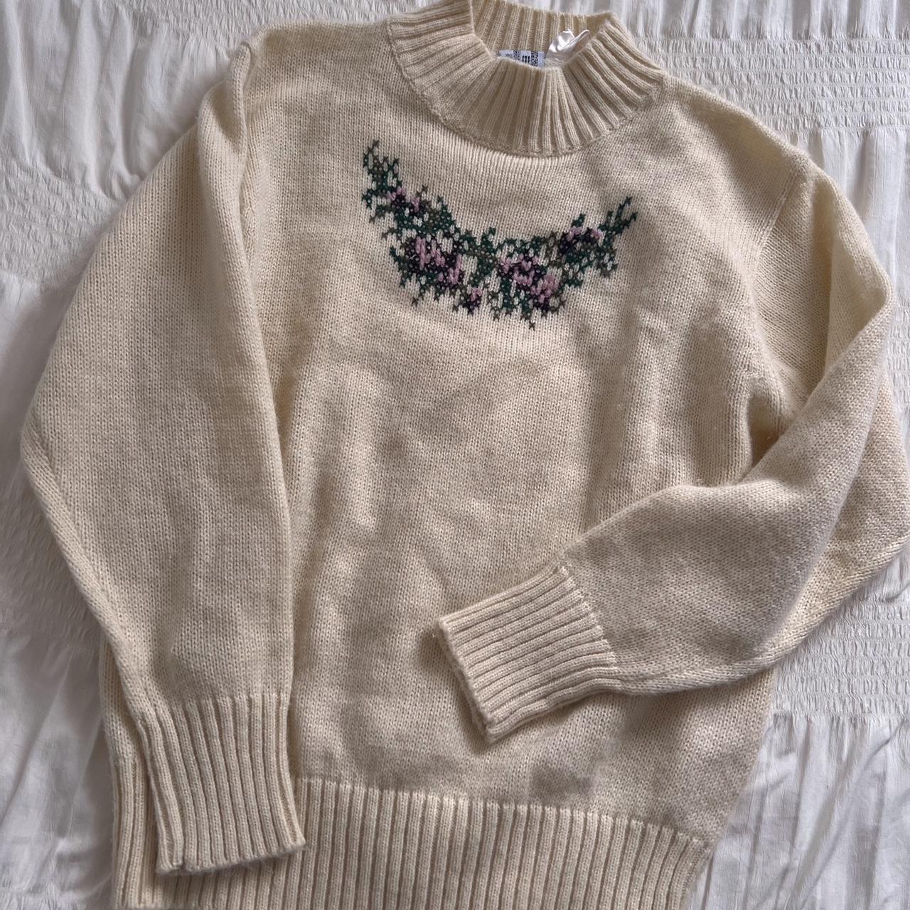 Floral cross stitch sweater (S)