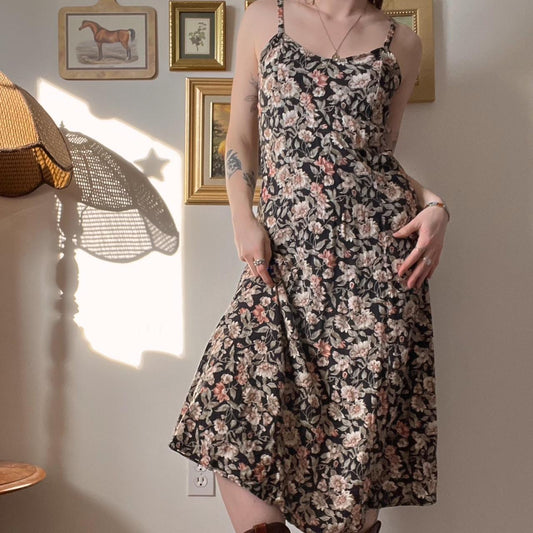 Dark floral midi dress (M)