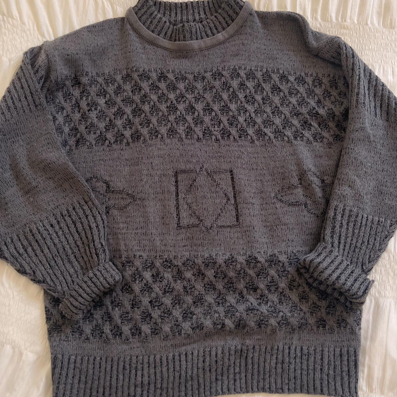 Storm grey vintage knit sweater (L)