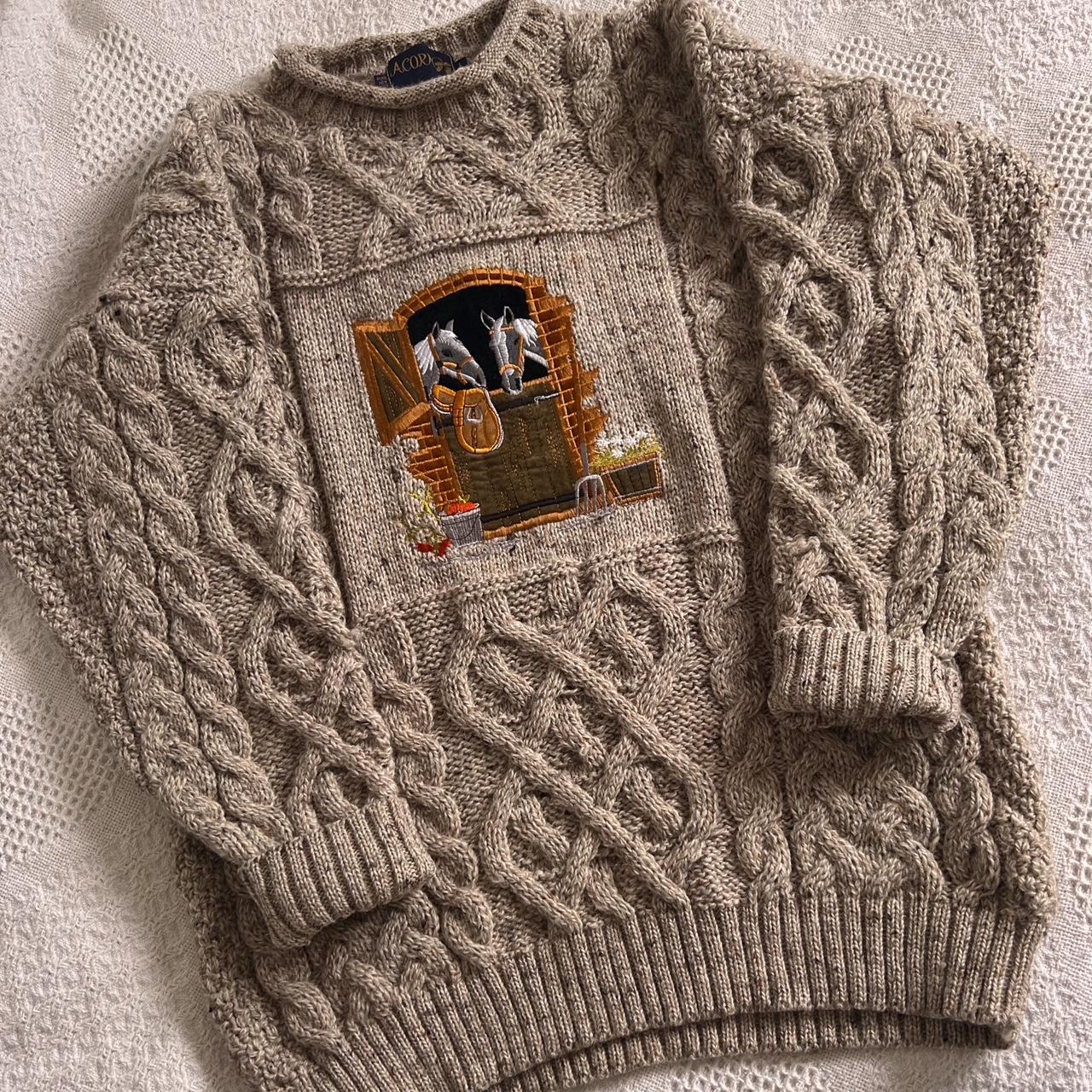 Chunky cable knit horse sweater (L)