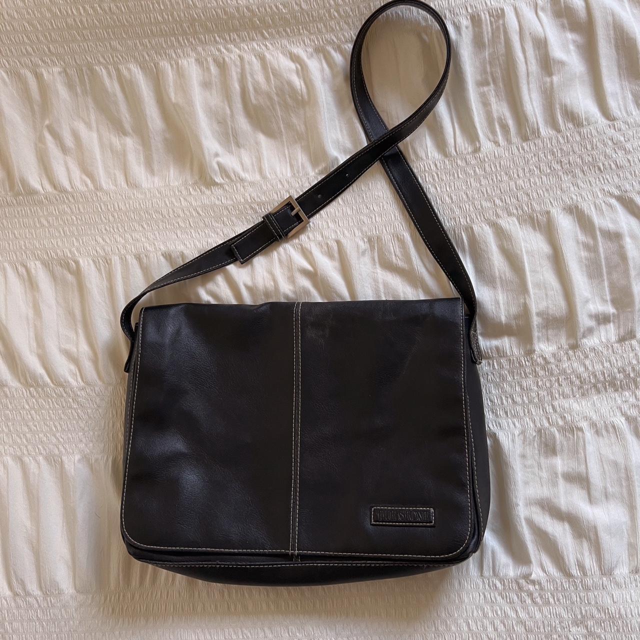 Buckle strap messenger bag