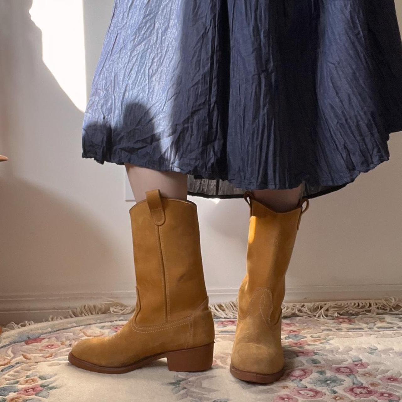 Vintage tan cowboy boots (9)