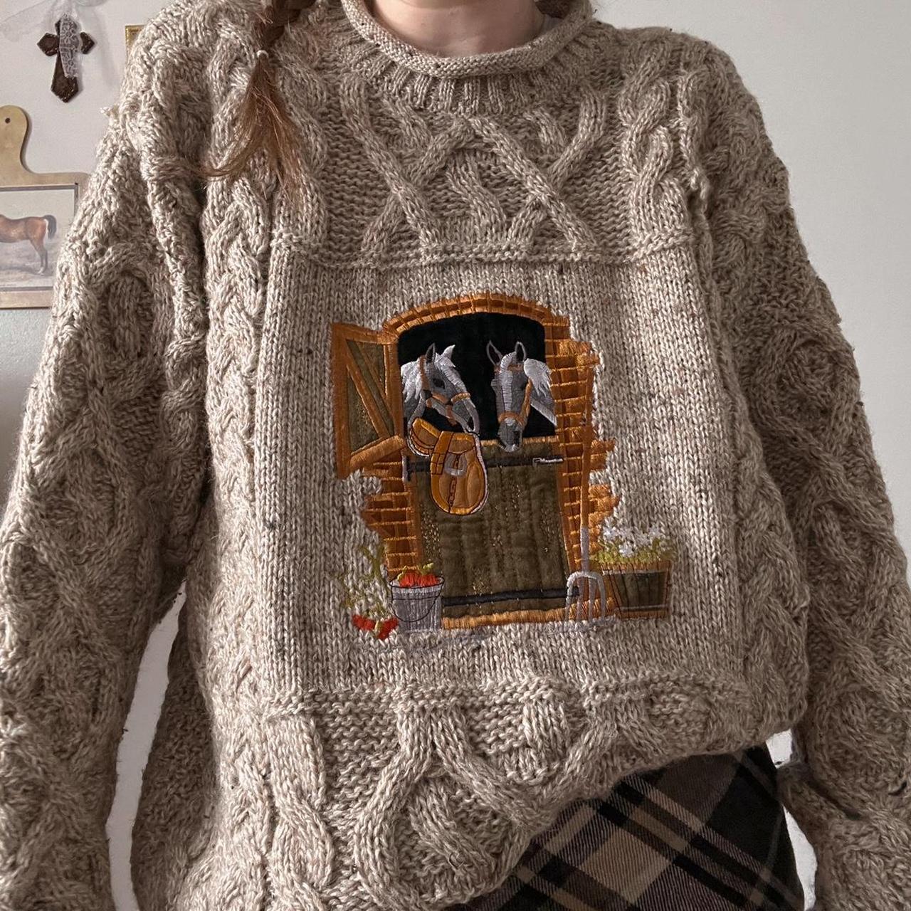 Chunky cable knit horse sweater (L)