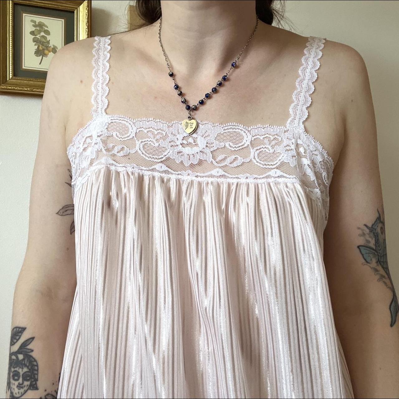 Pink lace nightgown (M)