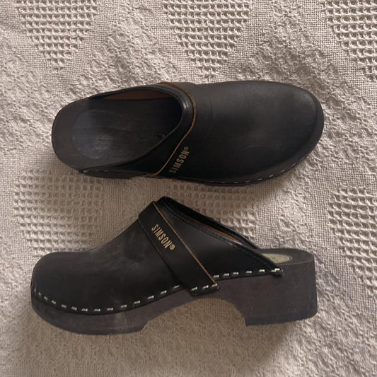 Black swedish clogs (41)