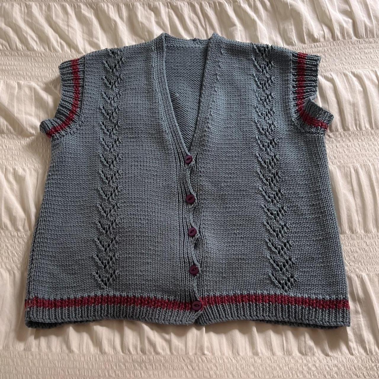 Cottagecore knit sweater vest (L)