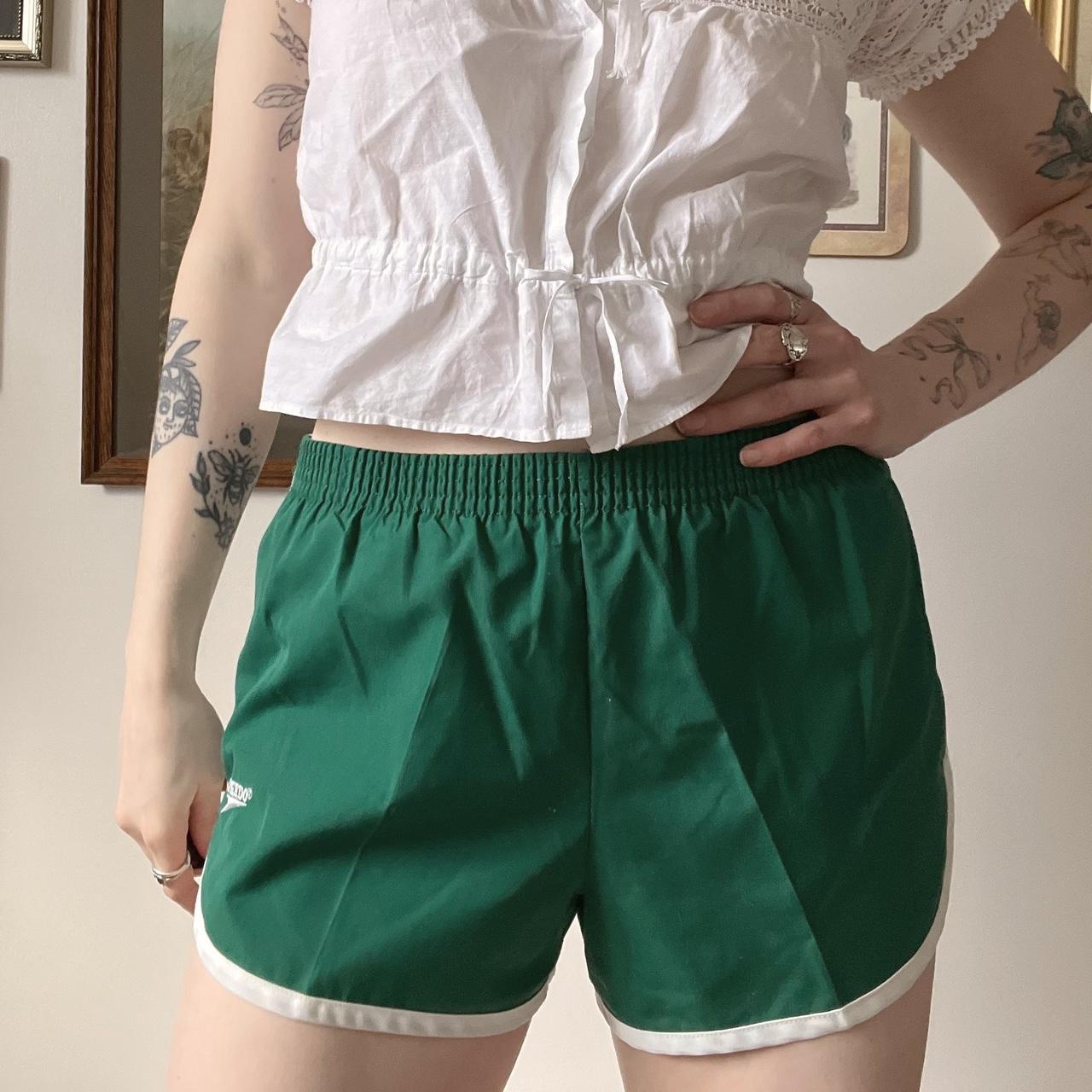 90's green track shorts (M)