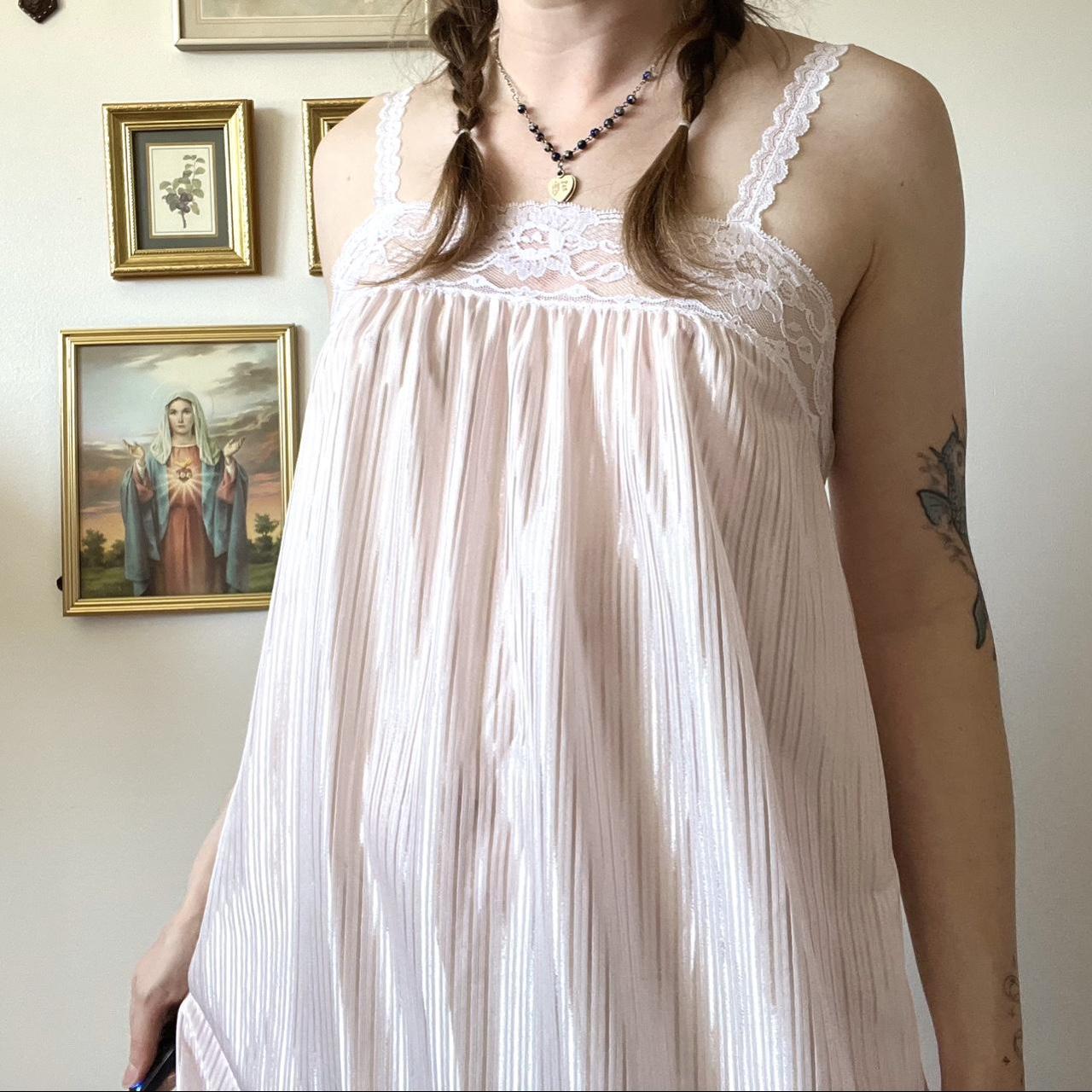 Pink lace nightgown (M)