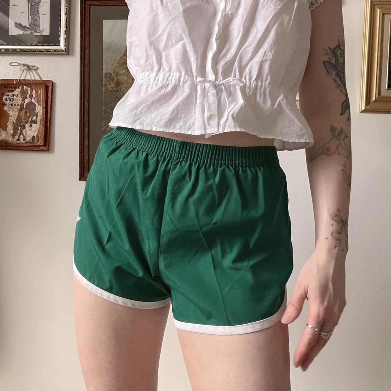 90's green track shorts (M)