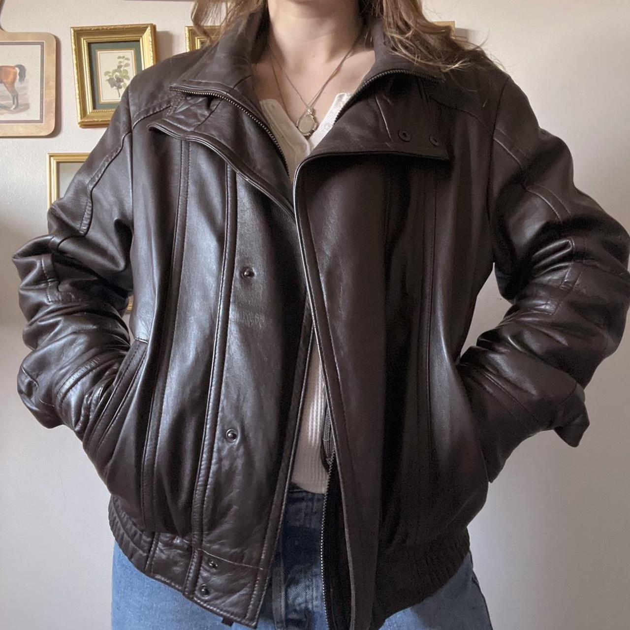 Brown leather bomber jacket (M)