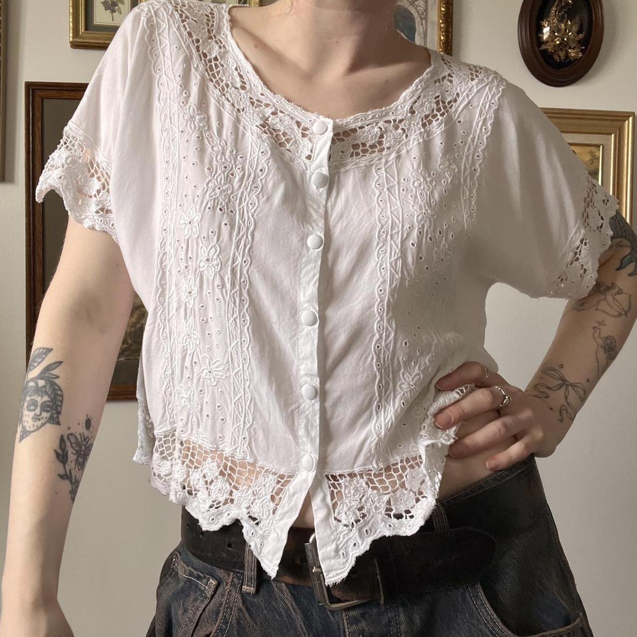 Vintage white lace floral blouse (XL)