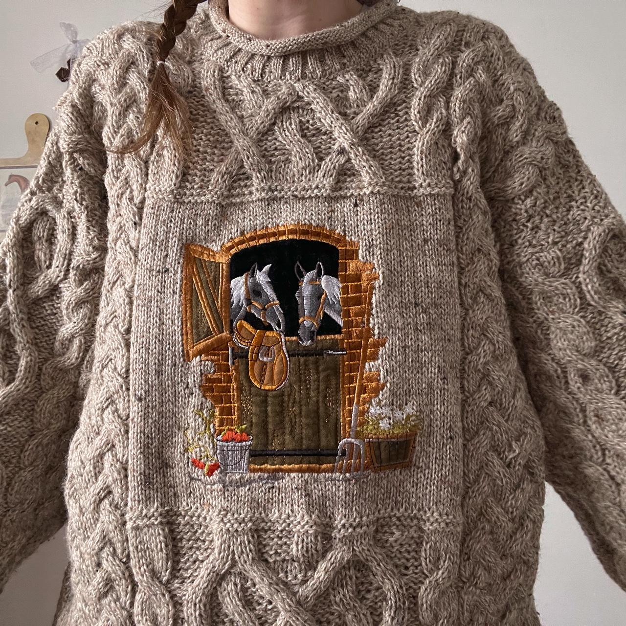 Chunky cable knit horse sweater (L)